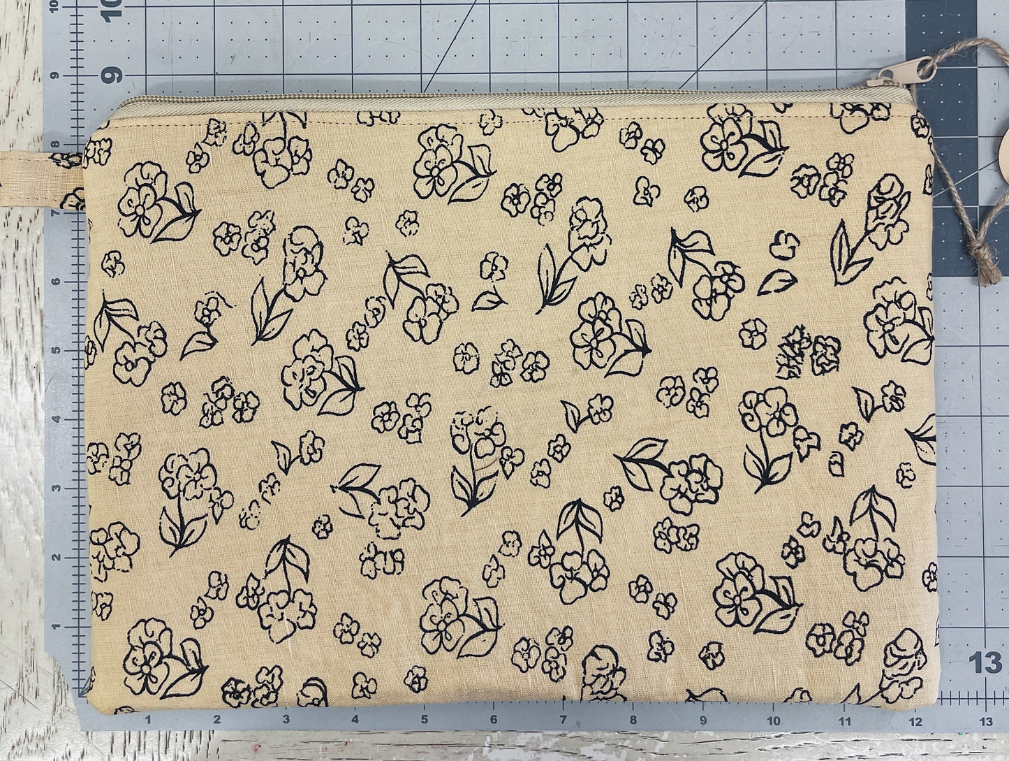 Essentials Padded Pouch
