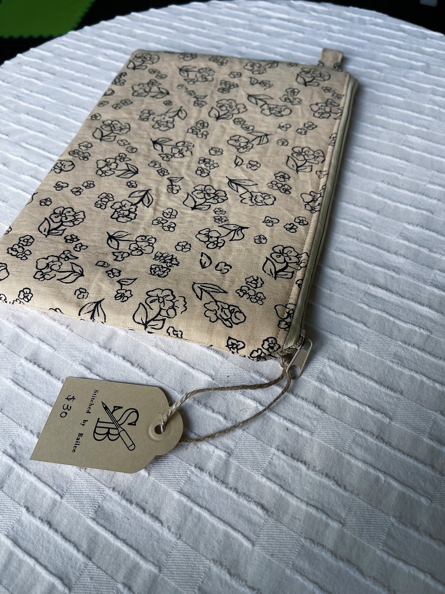 Essentials Padded Pouch