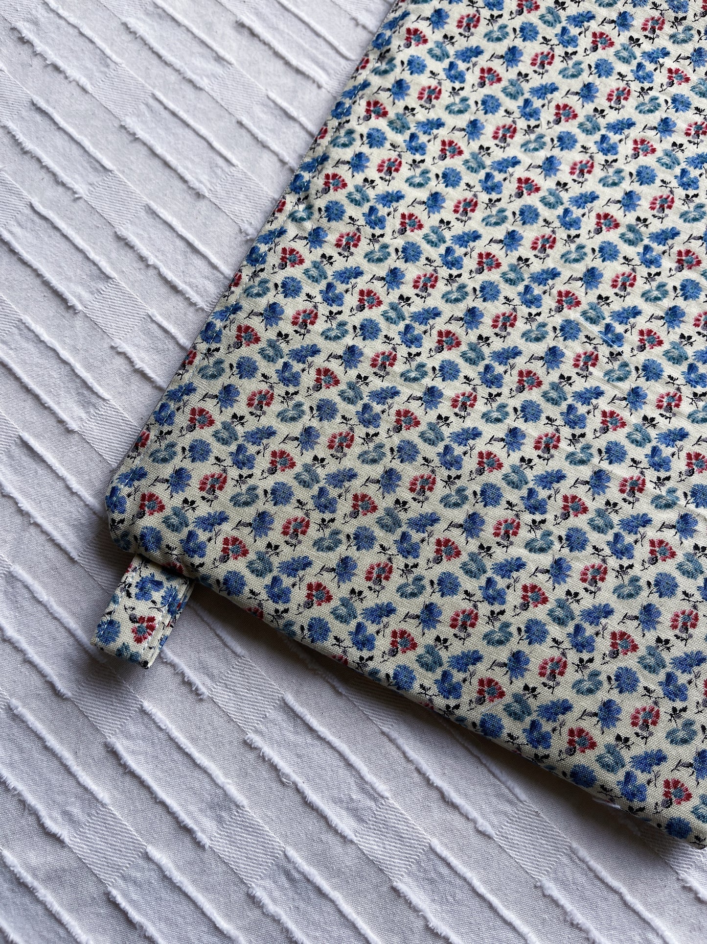 Essentials Padded Pouch