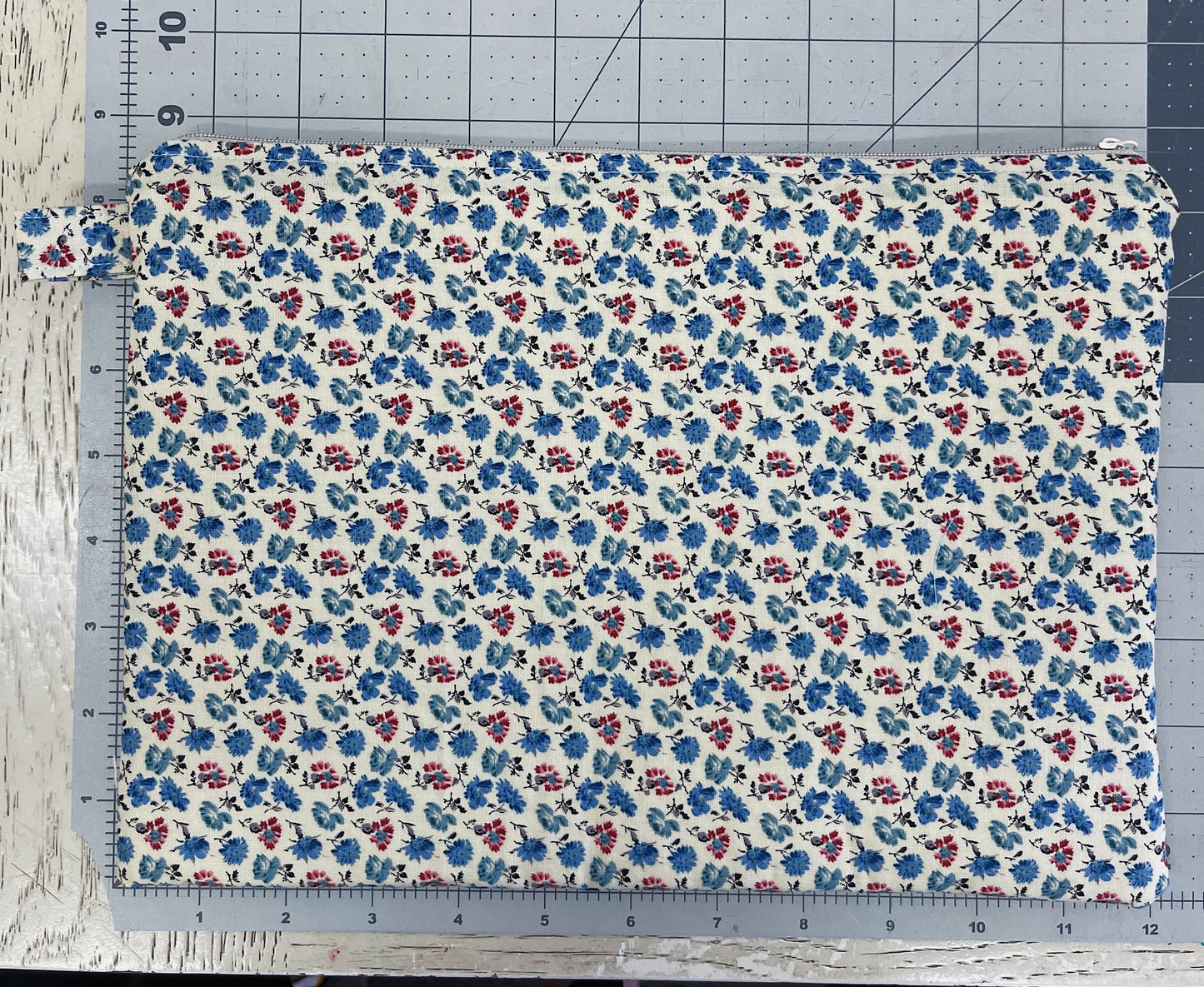 Essentials Padded Pouch