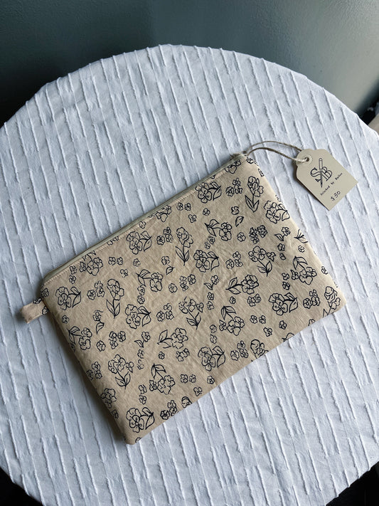 Essentials Padded Pouch